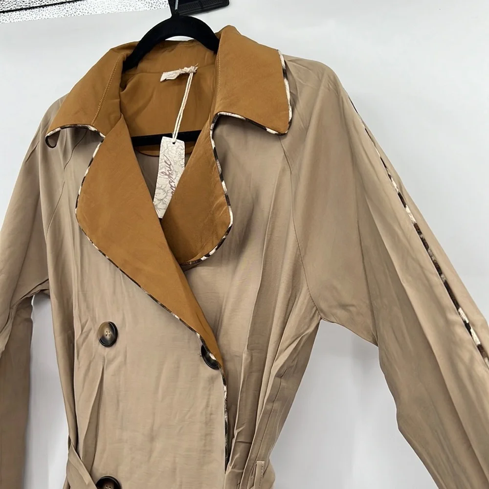 NWT Mystree Trench Coat Khaki Mustard Belted Pockets Flowing Detailed Piping - Picture 6 of 13